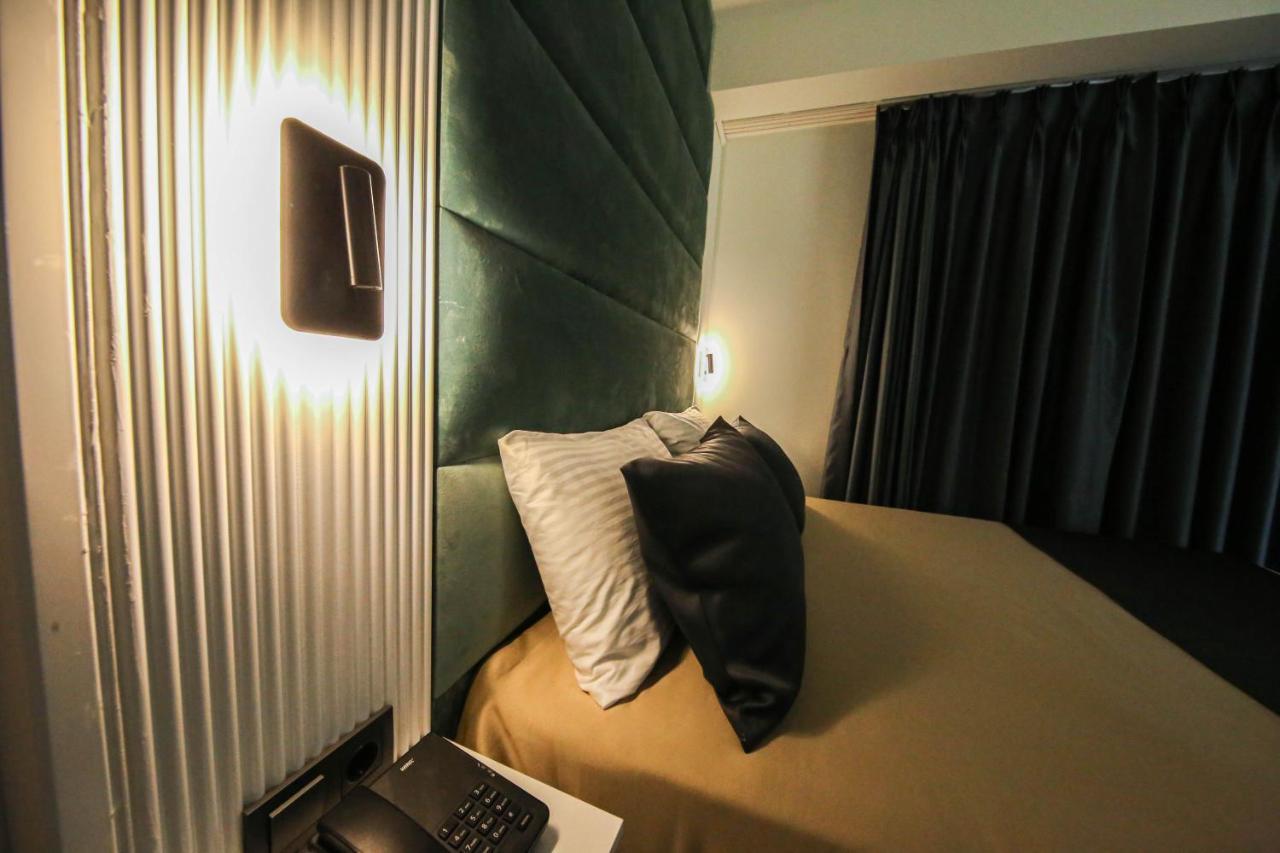 Axu Airport Hotel Arnavutkoy Eksteriør bilde A room at the hotel