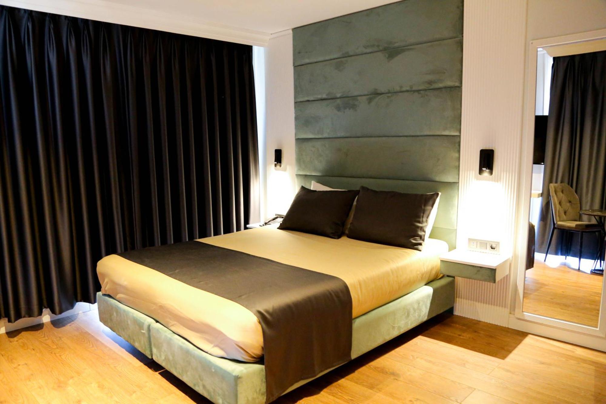 Axu Airport Hotel Arnavutkoy Eksteriør bilde A bedroom at the hotel