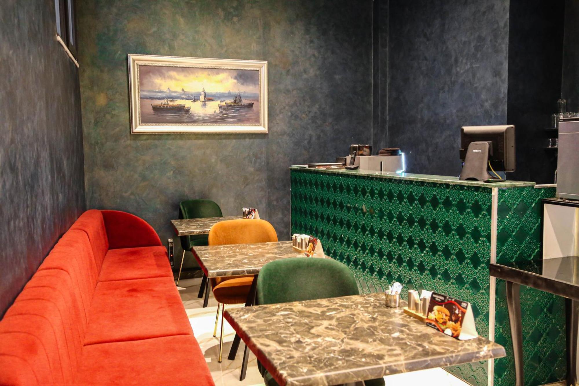 Axu Airport Hotel Arnavutkoy Eksteriør bilde Interior of a restaurant in the city of Tehran